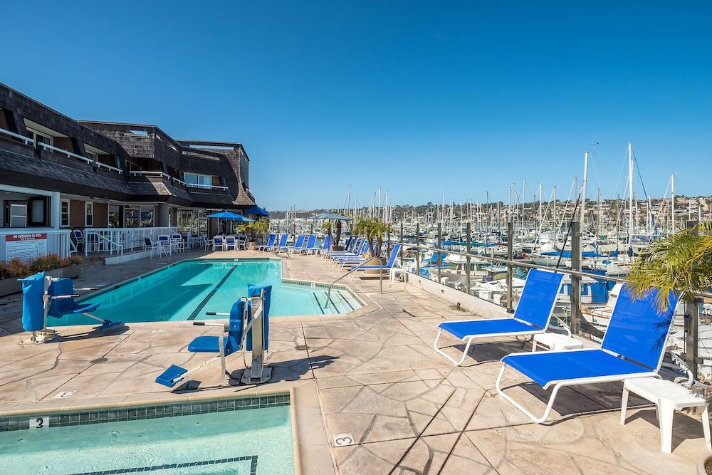 Bay Club Hotel And Marina Сан-Диего Экстерьер фото